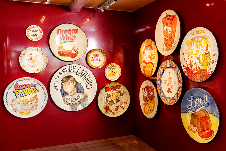 Riiko Sakkinen | Installation Views | Syrian Superman and Other Ceramic Plates from Talavera de la Reina