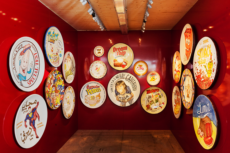 Riiko Sakkinen | Installation Views | Syrian Superman and Other Ceramic Plates from Talavera de la Reina