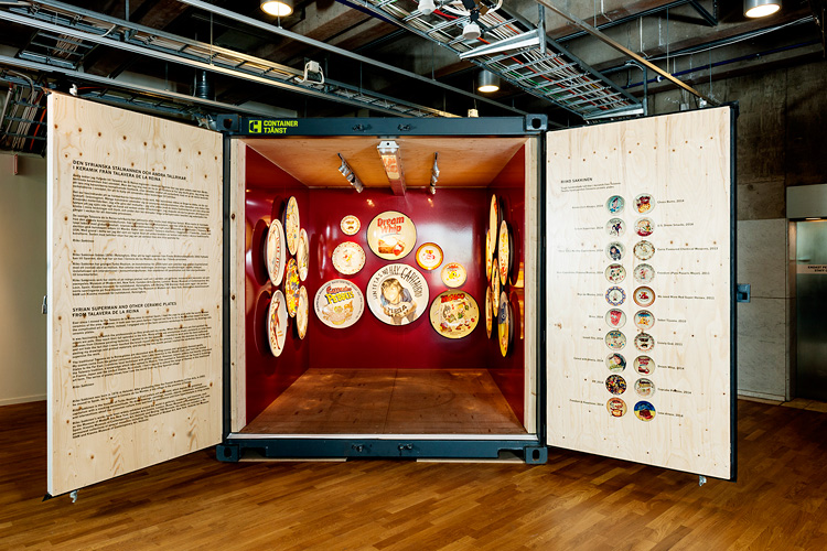 Riiko Sakkinen | Installation Views | Syrian Superman and Other Ceramic Plates from Talavera de la Reina