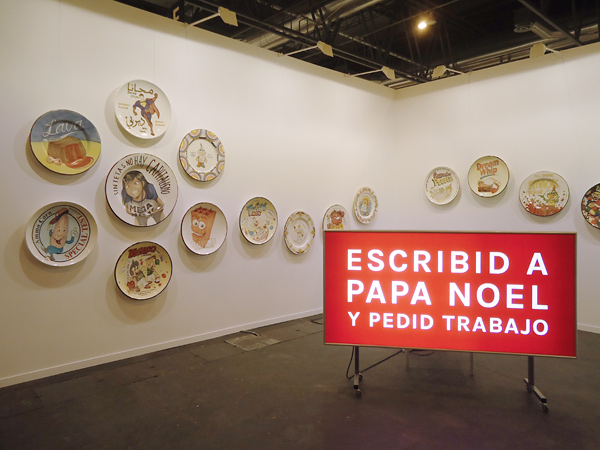 Riiko Sakkinen | Installation Views | Escribid a Pap Noel y pedid trabajo