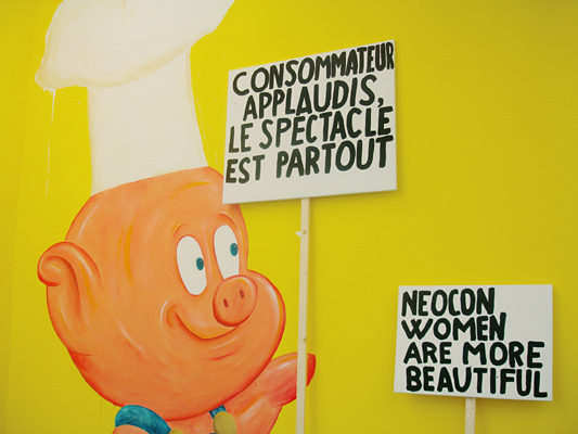 Riiko Sakkinen | Installation Views | Consommateur, applaudis, le spectacle est partout