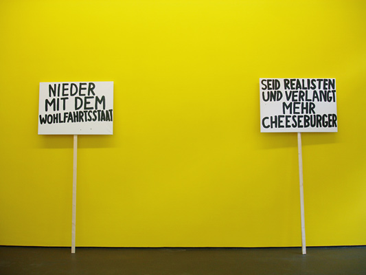 Riiko Sakkinen | Installation Views | Consommateur, applaudis, le spectacle est partout