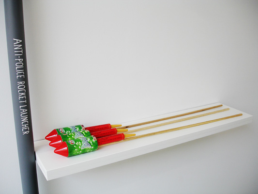 Riiko Sakkinen | Installation Views | Consommateur, applaudis, le spectacle est partout