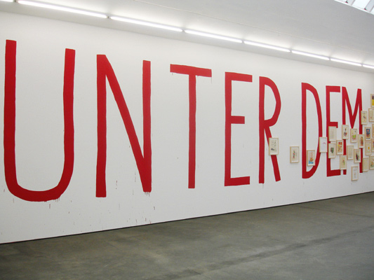 Riiko Sakkinen | Installation Views | Consommateur, applaudis, le spectacle est partout