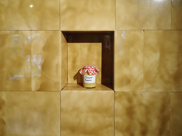 Riiko Sakkinen | Installation Views | Turbokapitalismin kehitysselvitys