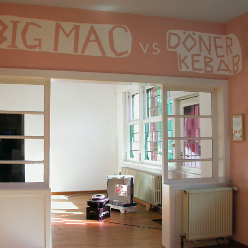 Riiko Sakkinen | Installation Views | Riiko Sakkinen's Express Kebab Pizza
 Featuring Inmaculada Daz & Grsky Grytvic